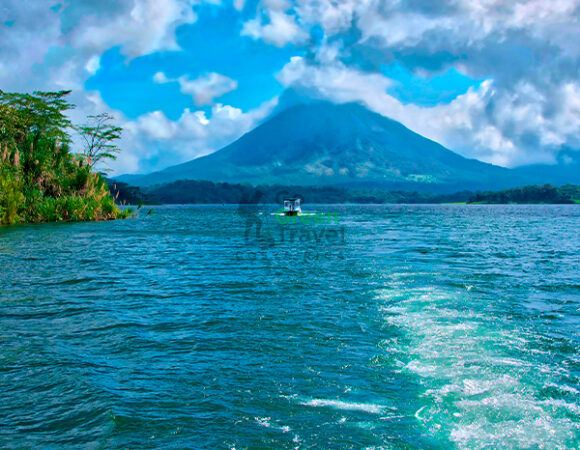 Arenal: Fuego y Agua
